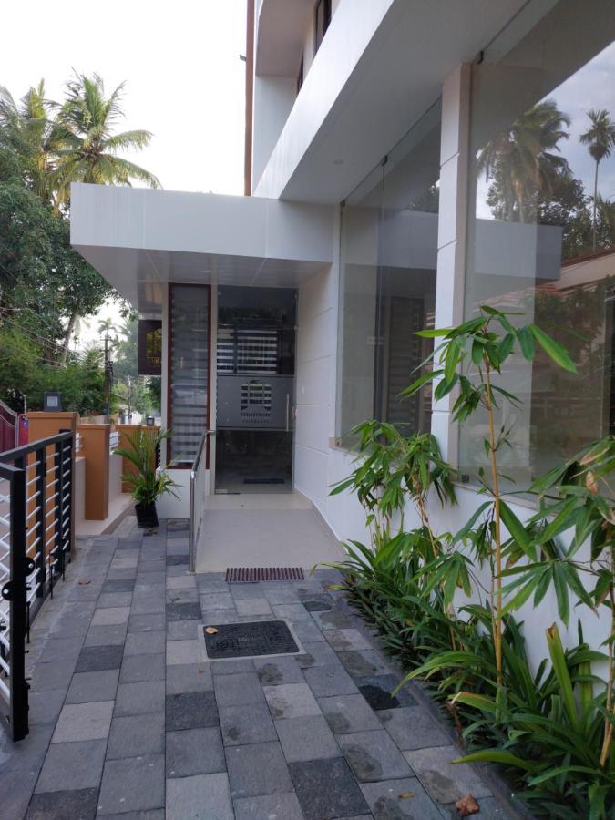 Hotel Mannat Residence Thiruvananthapuram Екстер'єр фото