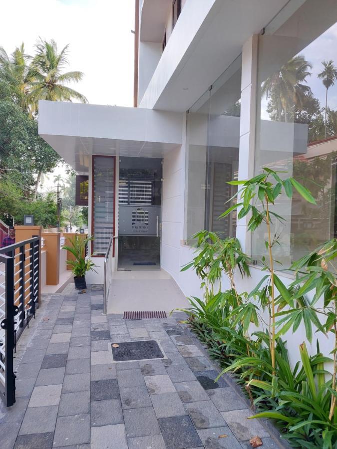 Hotel Mannat Residence Thiruvananthapuram Екстер'єр фото