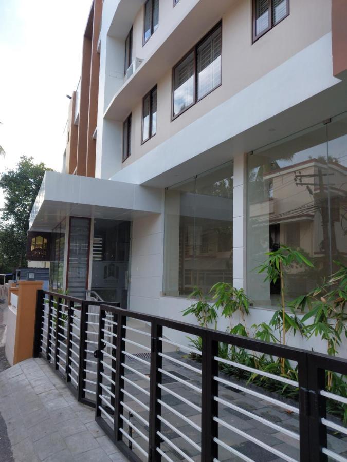 Hotel Mannat Residence Thiruvananthapuram Екстер'єр фото