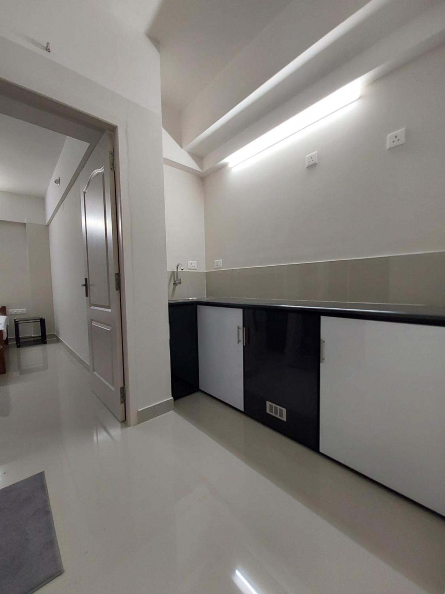 Hotel Mannat Residence Thiruvananthapuram Екстер'єр фото